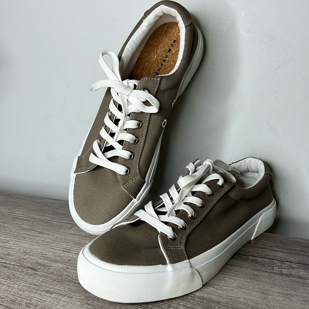 Like new New Republic Taupe Sneakers